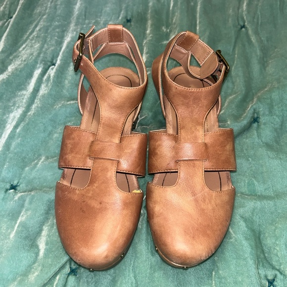 Vionic Shoes - Vionic Women's Faye BROWN/TAN Ankle Strap Heels size 6